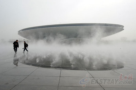 世博文化中心竣工 开幕式场景悄然搭台
