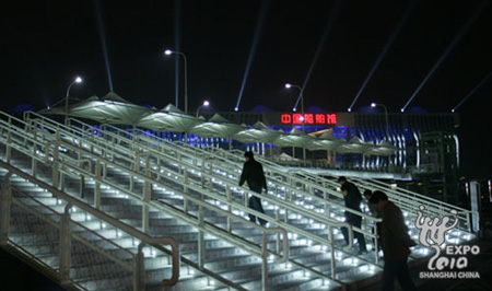 世博会DE片区整体亮灯 浦江西岸喜添灯光新景