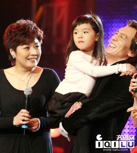 水均益白岩松朱军鲁健李咏 央视名嘴娇妻大曝光