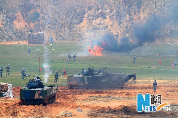 中国海军陆战队举行成立30周年庆典活动