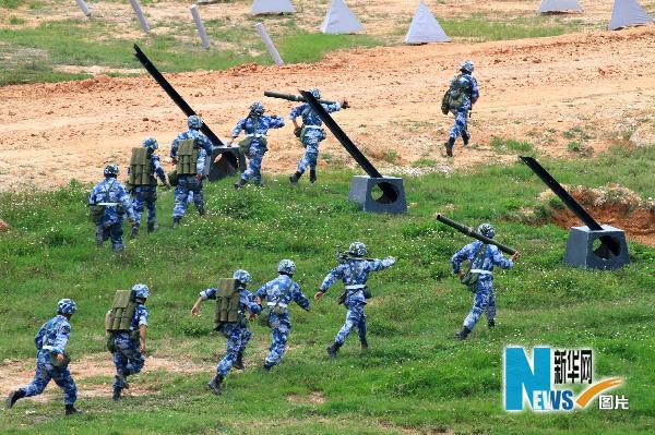 中国海军陆战队举行成立30周年庆典活动