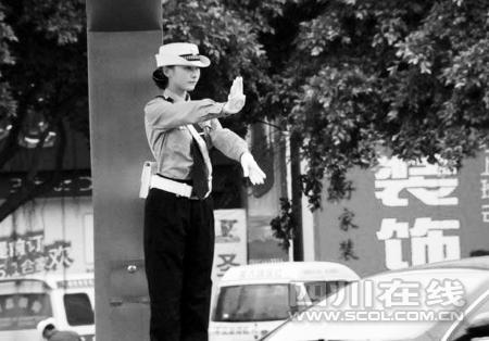 网友曝光平民“明星脸”:女协管酷似张柏芝(图)