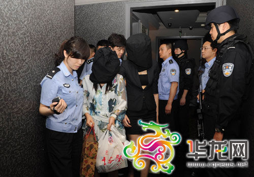 重庆打黑立功警察涉充当希尔顿保护伞被刑拘
