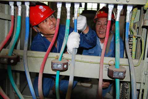 河南潢川电业局确保汛期安全供电