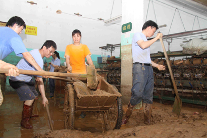 闽北军民奋起抗灾 暴雨造成福建南平128万人受灾(图)
