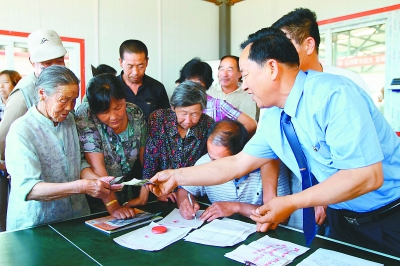 架起党群“连心桥”——记内蒙古检察官张章宝