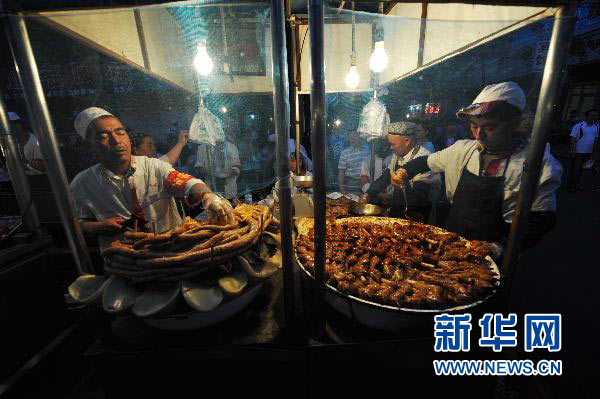 在乌鲁木齐观察“7·5”事件一周年：平静与不平静
