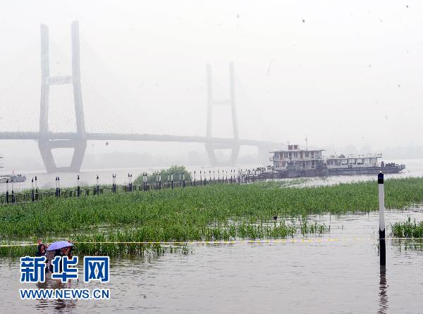 长江中下游水位持续上涨