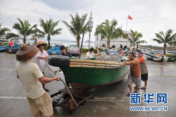 台风“灿都”已在广东吴川登陆 预计今晚进入广西