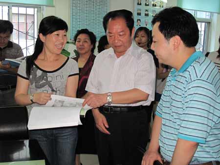 联系群众的平台 郑州市共建成123个委员之家