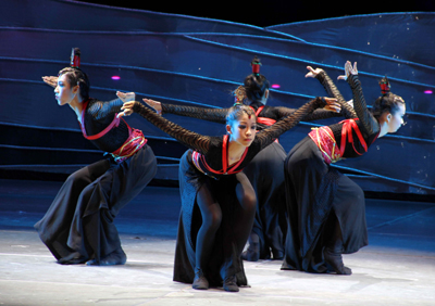 2010海峡两岸青少年舞蹈交流展演在青岛举行(图)