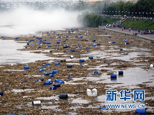 流入松花江的化工物料桶达7000只 黑龙江急应对