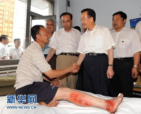 温家宝在吉林省考察防汛抗洪工作纪实