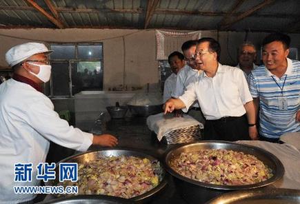温家宝在吉林省考察防汛抗洪工作纪实