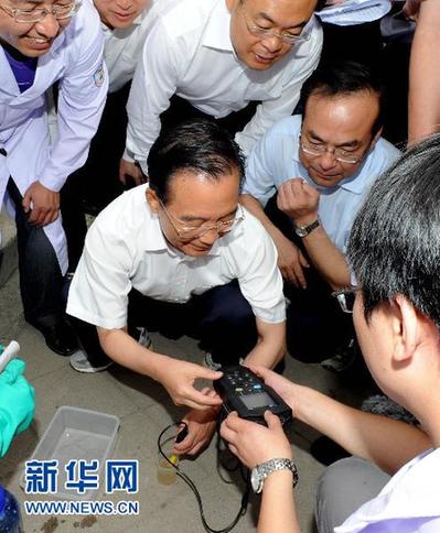 温家宝在吉林省考察防汛抗洪工作纪实
