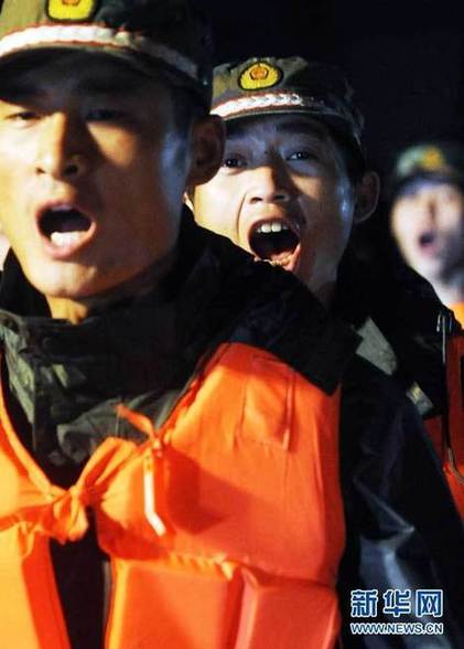 温德河再现险情 600官兵严守大堤