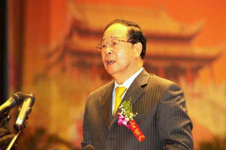 境内外豫商精英云集开封 谋求共赢发展