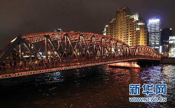 上海国庆景观灯正式点亮