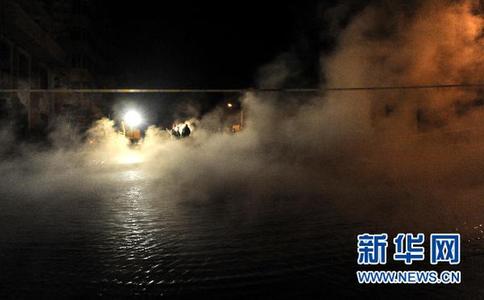 哈尔滨一集中供热主管线发生爆裂