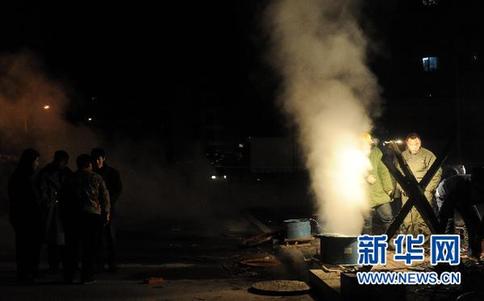 哈尔滨一集中供热主管线发生爆裂