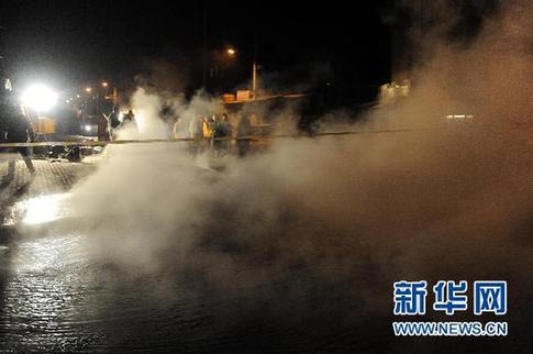 哈尔滨一集中供热主管线发生爆裂