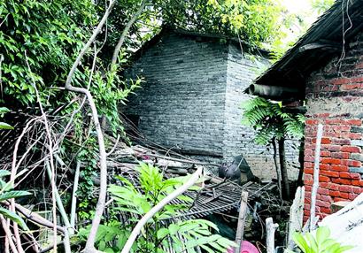 地窖里囚禁两名花季少女 武汉一变态色魔被起诉