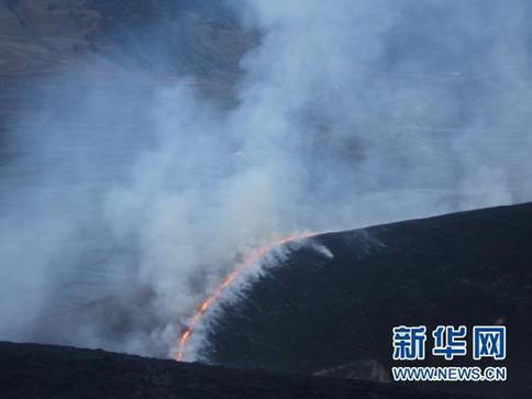 四川道孚草原火灾纪实:余火被大风吹燃瞬间吞噬山沟