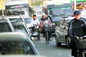 北京：自行车出行卡在哪儿？