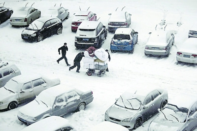 寒潮席卷中国大部地区 多地出现雨雪大风