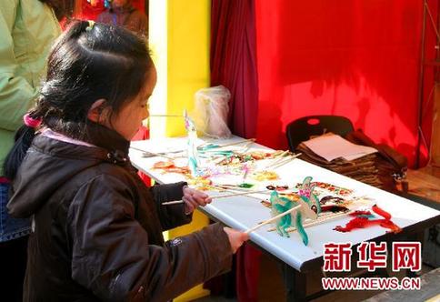 “贺年兔”流行北京庙会