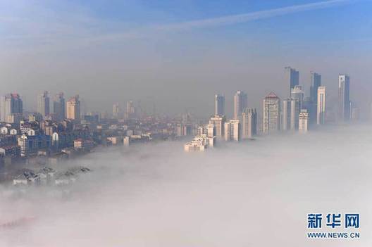 山东烟台出现平流雾美景