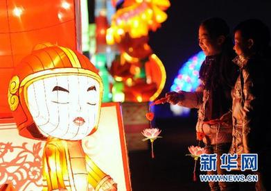 提灯迎元宵(图)