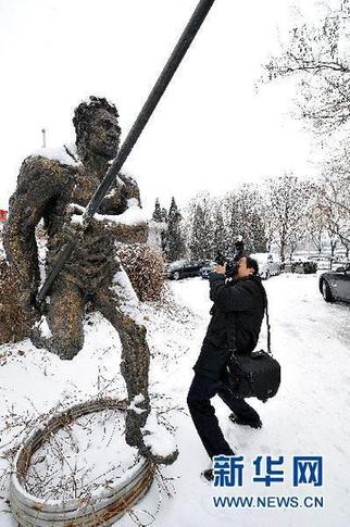 北京迎来今冬最长最大降雪(组图)