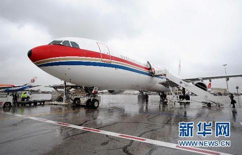 东航包机搭载从利比亚撤出中方人员从马耳他返程