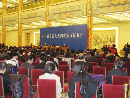 杨洁篪谈国与国间的竞争关系：以互利共赢为目的开展良性竞争