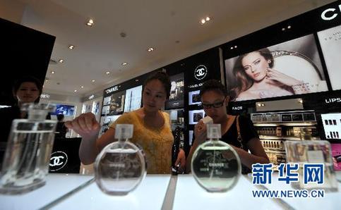 海南将开展离岛免税政策试点 聚焦三亚免税店