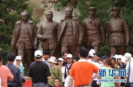 走红色线路 看红色经典 红色旅游渐入佳境