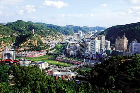 走红色线路 看红色经典 红色旅游渐入佳境