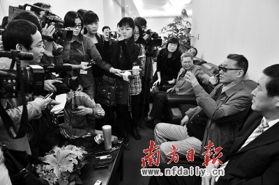 李敖称中国不可与美国“比阔” 回应儿子被“会商”
