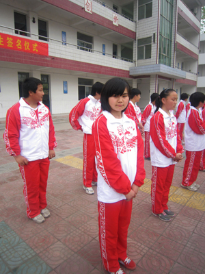 走进铜陵胥坝 探访小小举重队（组图）
