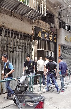 澳门首席海关关员吞枪自杀 类似事件频发引关注