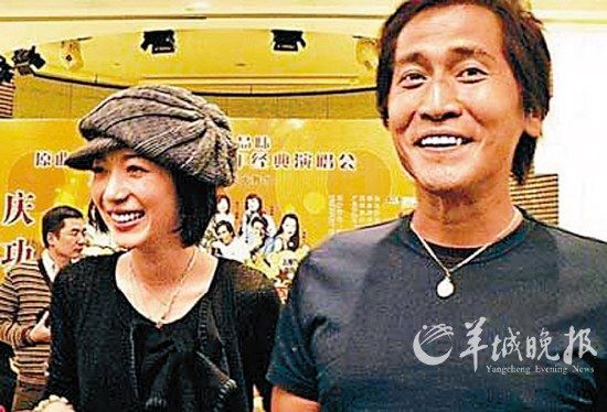 51岁齐秦再当爹 27岁女友诞下千金