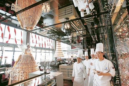 全球最高酒店香港开幕 位于102层至118层