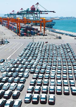 台“奢侈税”6月起开征 名车、楼市抢最后热销