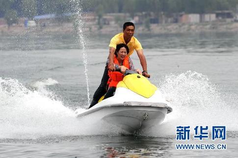 热热闹闹迎端午