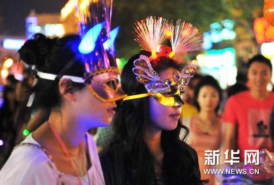 各地喜迎中国传统节日端午节