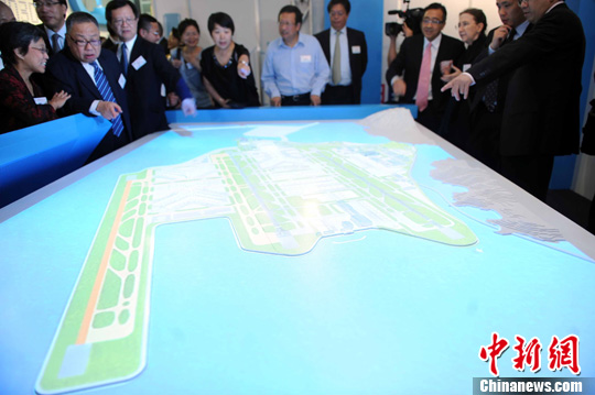 香港就机场建第三条跑道咨询公众