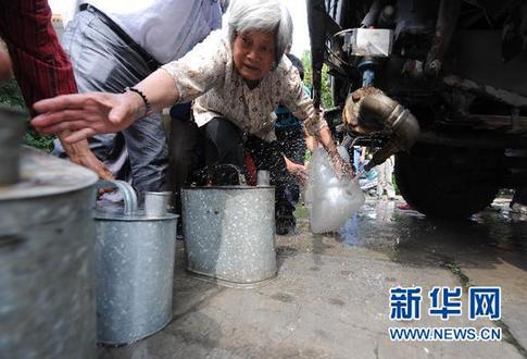 杭州余杭区水源受污染 部分地区供水停止、学校停课