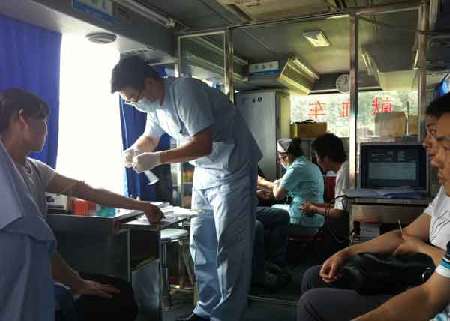 郭明义微博发献血倡议 全国网友纷纷“力挺”