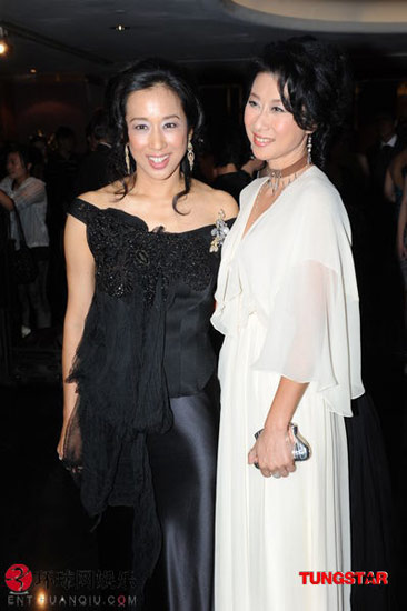三代港姐冠军聚首 赵雅芝轻松抢镜